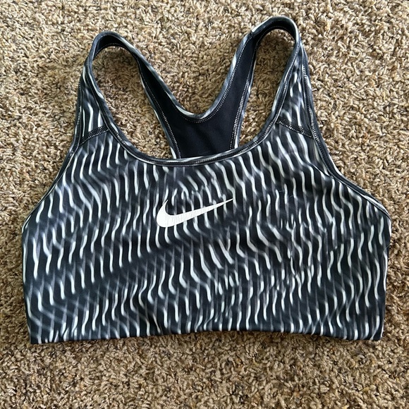 Nike Women's Black and White Patterned Sports Bra - Picture 1 of 2